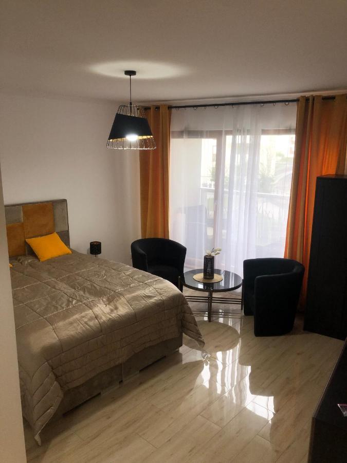 Golden Apartment Вроцлав Екстер'єр фото